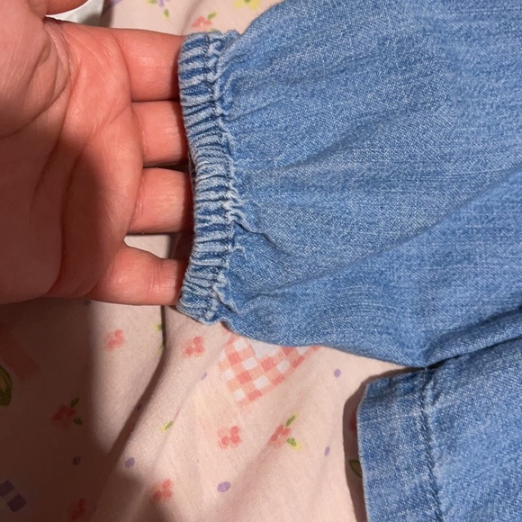 Gap. Size S 6-7 denim blouse - Picture 2 of 6